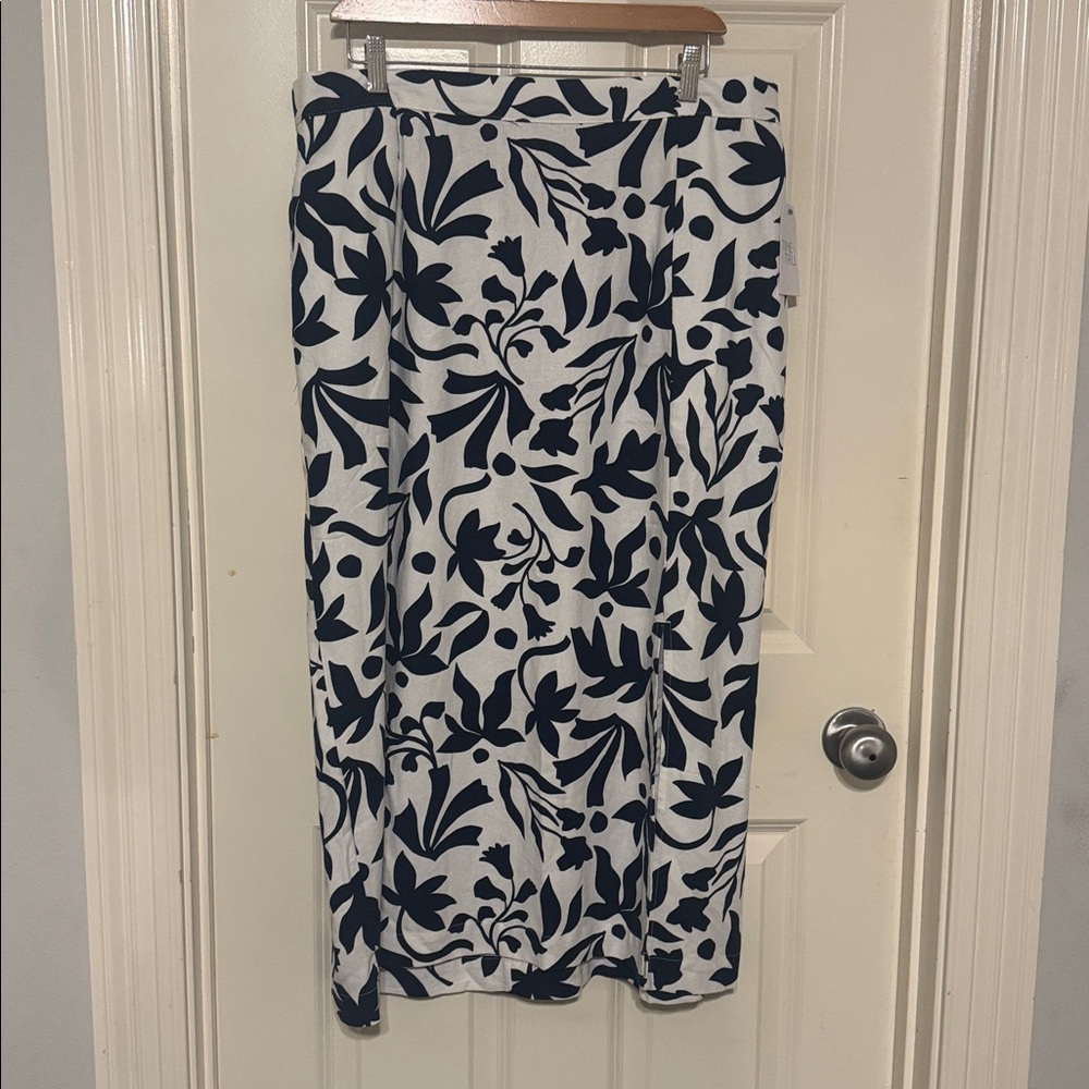 Navy and White Leaf Print Linen-Blend Skirt - Size XL - NWT